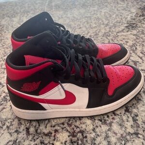 Like new Jordan 1s size 8men